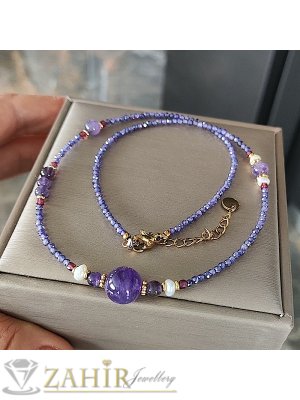 Фино ръчно изработено колие от малки 3 мм естествени камъни фасетиран лилав аметист и топче аметист 10 мм, стоманени накрайници - KA1042